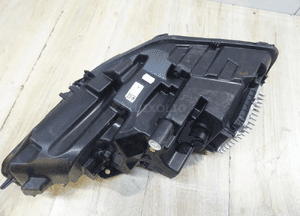 Jaguar E-Pace Lampa LED Prawa Przód M9C3-13W029-BD 12