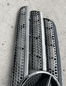 Mercedes ML 163  maska srebrna 744 pokrywa silnika grill zamek 8