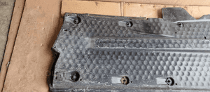 Osłona podwozia płyta lewa VW FOX 6Q0825201F 2