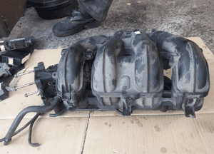 Mazda 3  5 6 Kolektor Ssący 2.0 16V LF94 7