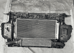 Pas przedni wzmocnienie chłodnica intercooler Fiat Grande Punto 1.3jtd 1