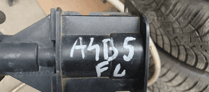 Spryskiwacz lampy Xenon lewy prawy przód przedni Audi A4 B5 FL 8D0807721AA 8