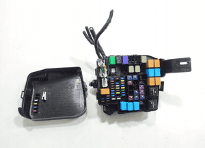 SKRZYNKA BEZPIECZNIKÓW MAZDA CX-3 CX3 2.0 BENZYNA SKYACTIVE D09W-66767 15- 3