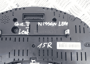 Nissan leaf licznik zegar prędkościomierz 3
