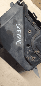 Obudowa skrzynka bezpieczników Renault Scenic II 8200356340 8200356337 10