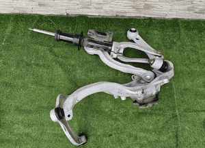 Zwrotnica wahacz amortyzator bmw 8 G16 6884385 3