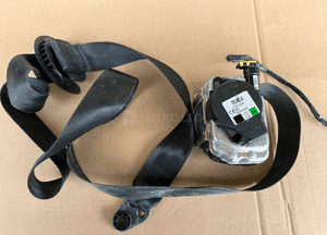 Pas bezpieczeństwa przedni prawy z nabojem 635385300 Land Rover Discovery Sport L550 1