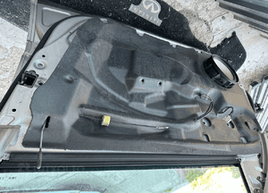 MERCEDES E 211 drzwi prawe przednie przód srebrne lakier 744 szyba zamek klamka avantgarde 17