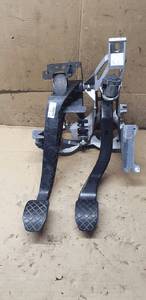 Pedały pedał hamulca sprzęgła Audi A6 C6 4F1721117F 4F1721316 4F1721140B 1