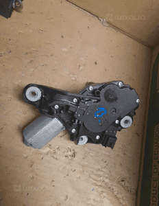 SILNICZEK TYLNEJ WYCIERACZKI MEGANE III 0390201847 6