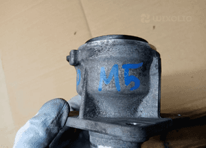 Łapa podpora półosi BMW M5 G30 F90 4.4 V8 8699442 5