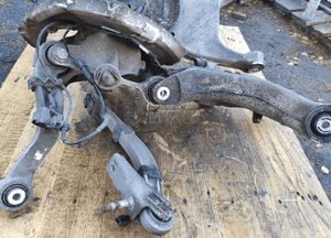 BMW 5 F10 3.0D ZWROTNICA PIASTA WAHACZ PRAWY LEWY TYŁ ZDROWE ORYG 5