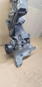 Łapa mocowanie alternatora VW Passat B6 2.0 TDI 03L903143D 5