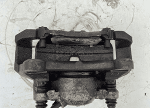 ZACISK LEWY PRZÓD AUDI A7 32348421A 8