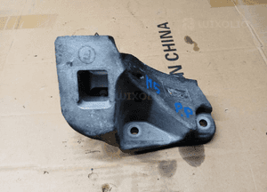 Łapa wspornik silnika BMW M5 G30 F90 4.4 V8 7853648 1