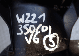 Mercedes W221 221 3.0 3.2 cdi smok oleju A6421800151 radom 3
