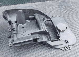 Obudowa 8E1907613D 8E1907355C Oslona Pokrywa Uszczelka Komputer Sterownik Silnika Europa Audi A4 B6 B7 20