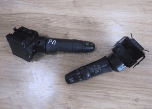 MITSUBISHI PAJERO V90 2010r przełączniki manetki e532-016 e380-013