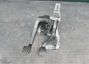 Pedaly 8E1721117D Pedal Hamulca Pompka Sprzegla Stelaz Manual Europa AUDI A4 B6 B7 8E1721117D 8E1721316 1