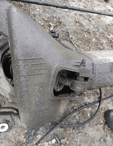 Peugeot 407 sw kombi belka zawieszenia tył tylna 6