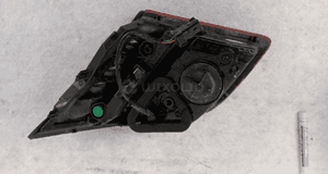 PEUGEOT 308 II T9 H/B lampa tylna lewa w klapę 2014-2021 9677818380 2