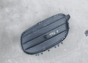 Mercedes a 176 kratka zderzaka prawa