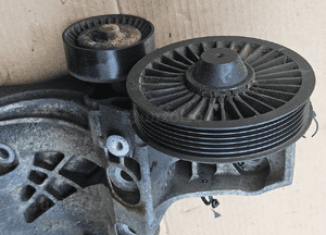 Opel Astra J 4 IV 2.0 CDTI poduszka łapa silnika 55570104 4