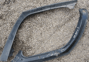 MERCEDES cls 219 rynienka klapy tył plastik
