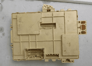 SKRZYNKA BEZPIECZNIKÓW KIA CEED II 2 12-15 1.6 CRDI 2