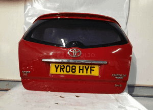 Klapa tył tylna bagażnika toyota corolla verso 3J6 czerwona 5