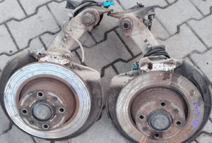 Citroen C5 I II wahacz tyl tylny lewy  piasta 2