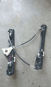 MECHANIZM SZYBY PRAWY PRZOD BMW E81 X1 2990294 BDB