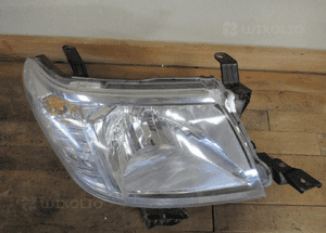 Lampa przednia przód prawa toyota hilux vii 7 lift 2013-2015 rok 4