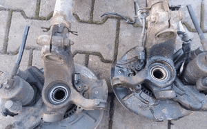 VW Golf IV 4 Seat Leon Skoda Octavia 1.4 1.6 zwrotnica piasta przod prawa