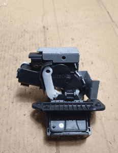Zamek klapy tył mazda 2 de 3D C6728 5