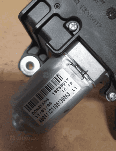 SILNICZEK WYCIERACZKI TYLNEJ OPEL ASTRA J nr 13256917 2