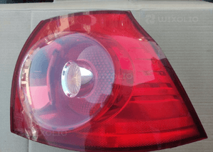 VW Golf V 5 lampa tyl tylna prawa 2