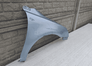 Błotnik prawy toyota avensis lift T25 2006 - 2009 3