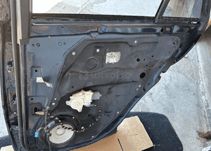 MERCEDES ML 164 drzwi prawe lewe lakier 359 7