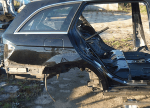 Błotnik prawy tył mercedes c W204 kombi k.l C197 1