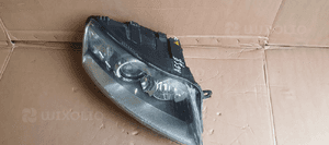 Lampa prawy przód przednia prawa XENON Audi A6 C6 2