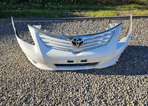 Toyota Avensis T27 09-11 zderzak przedni przód 040 1