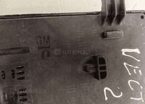 SKRZYNKA BEZPIECZNIKÓW MODUŁ OPEL VECTRA C 2.8 460023230 2