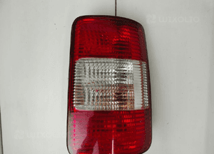 Lampa prawy tył vw caddy 03-10 2