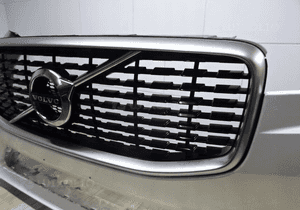 Volvo XC60 zderzak przód r-design 2019R llu 4
