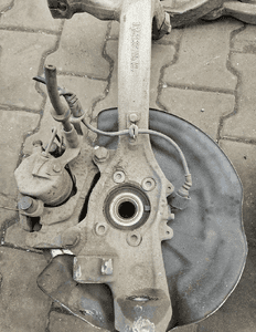 Audi A6 C6  2.0 TDI  zwrotnica piasta przód przednia prawa lewa 4F0258 4F0257 2