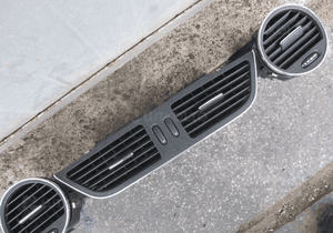 MERCEDES cls 219 nawiew panel kratka 1