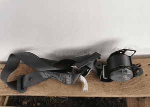 PAS BEZPIECZEŃSTWA TYŁ ŚRODKOWY CZARNY LEXUS LS460