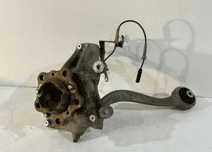 BMW M3 F80 / M4 F82 Zwrotnica przednia L- 15097 1