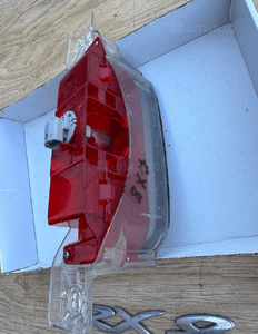 MAZDA RX8 znaczek emblemat klapy światło stop 4
